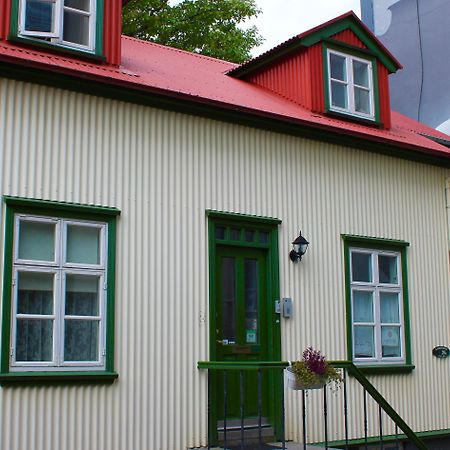 Grettir Guesthouse Рейкявик Екстериор снимка