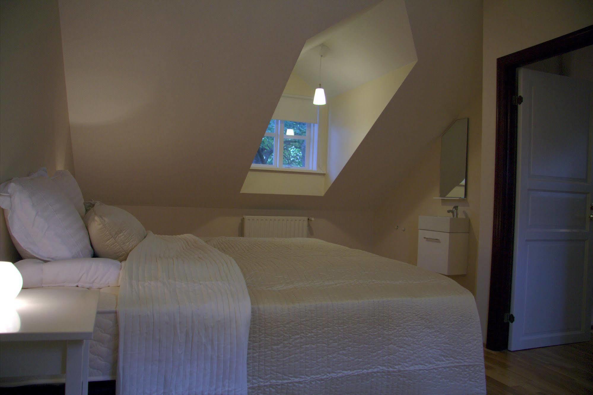 Grettir Guesthouse Рейкявик Екстериор снимка