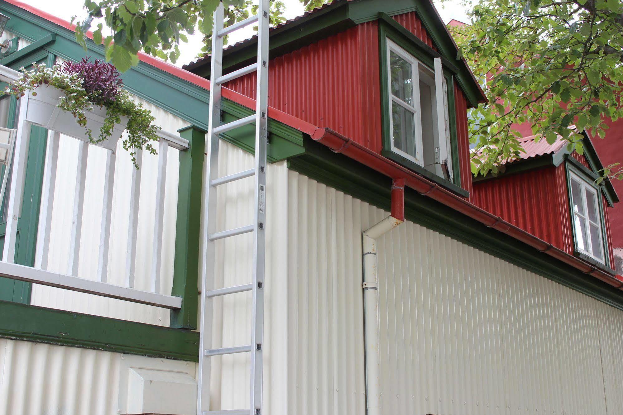Grettir Guesthouse Рейкявик Екстериор снимка